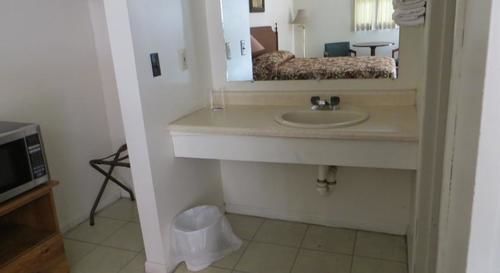 Dry Ridge Motor Inn מראה חיצוני תמונה