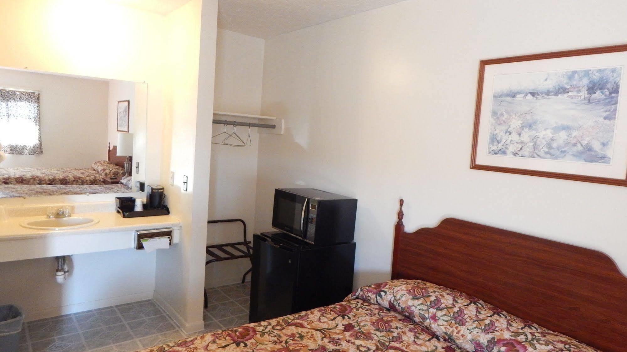Dry Ridge Motor Inn מראה חיצוני תמונה
